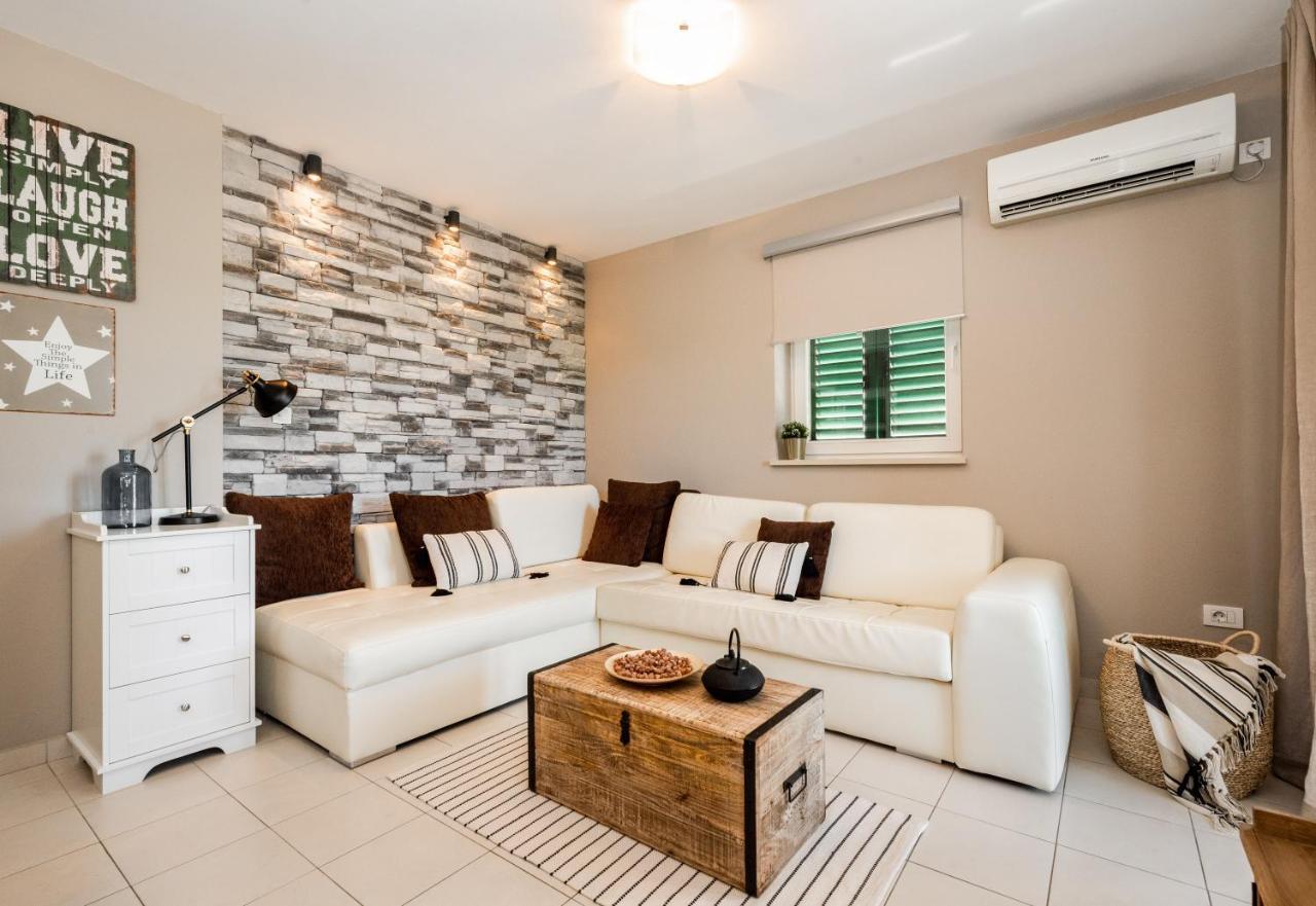 Apartment Cami -Stylish Apartment With A Beautiful Seaview Rabac Eksteriør bilde