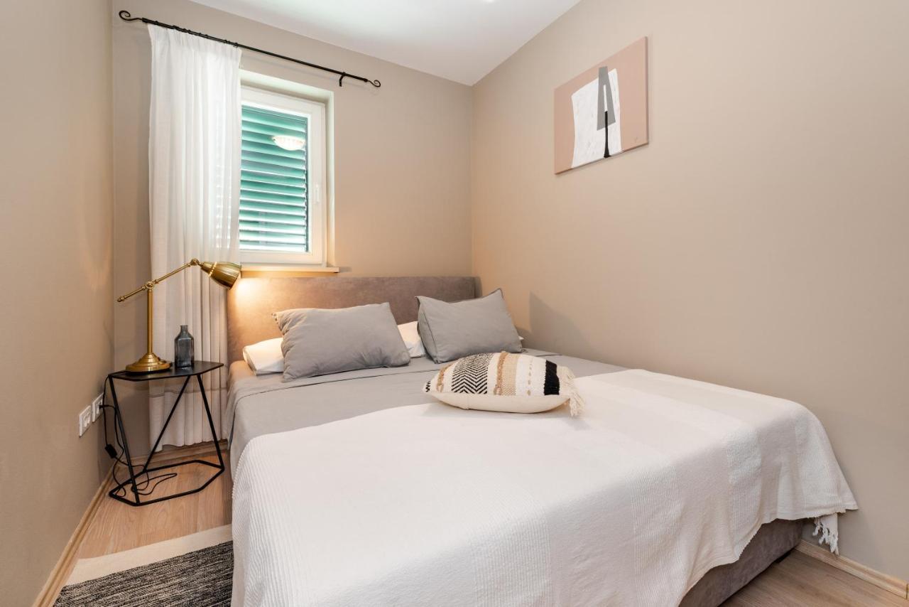 Apartment Cami -Stylish Apartment With A Beautiful Seaview Rabac Eksteriør bilde
