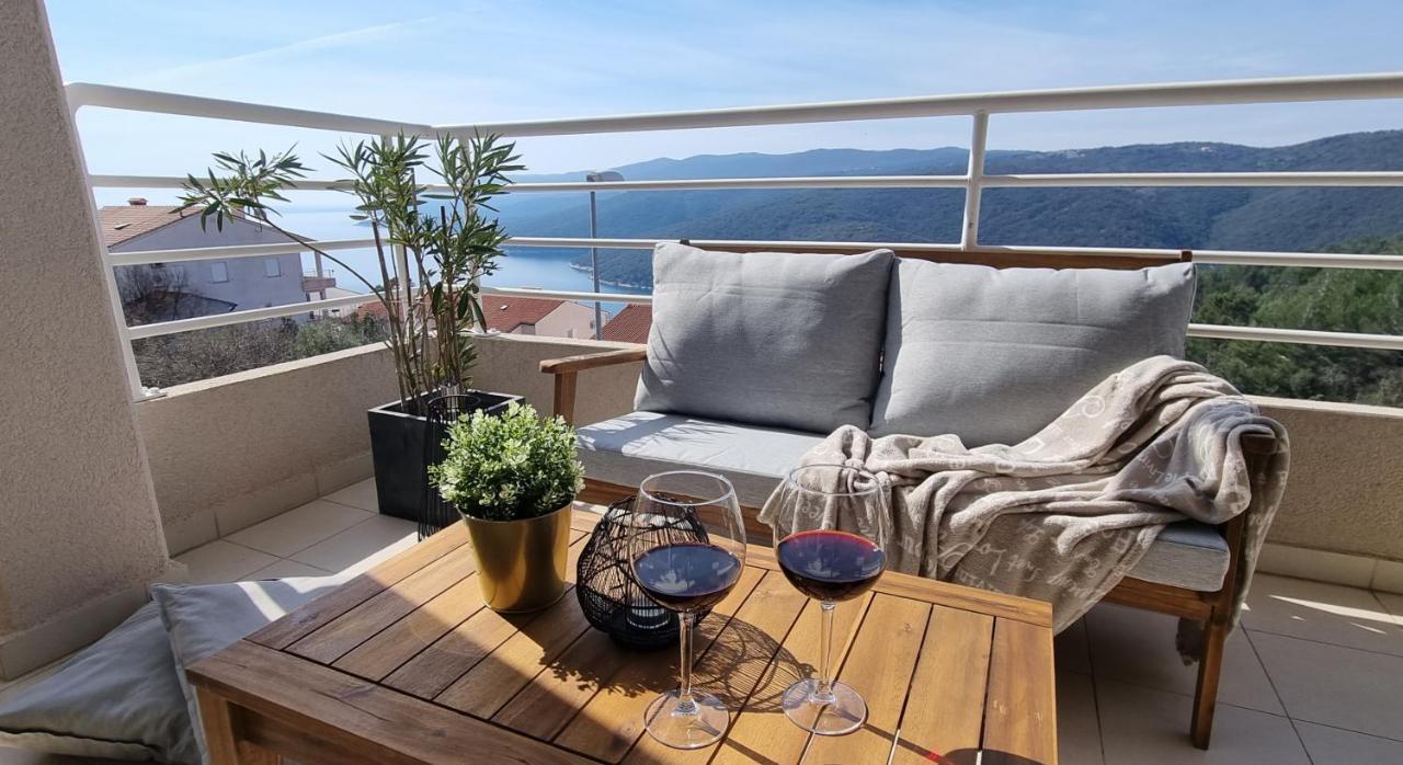 Apartment Cami -Stylish Apartment With A Beautiful Seaview Rabac Eksteriør bilde