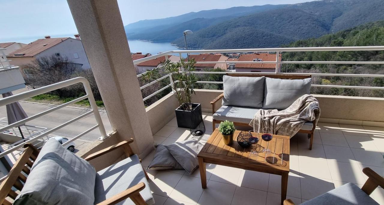 Apartment Cami -Stylish Apartment With A Beautiful Seaview Rabac Eksteriør bilde